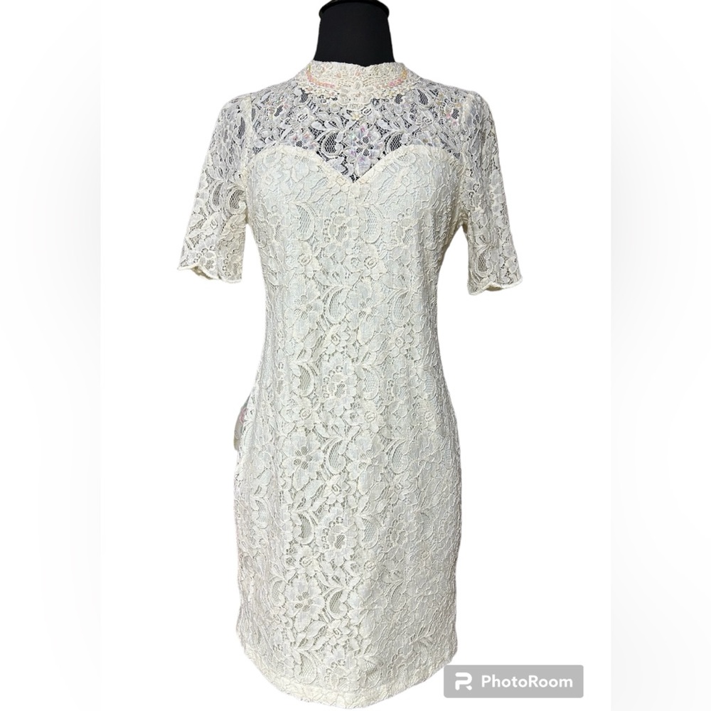 Cream Floral Lace Mini Dress NWT Size Medium